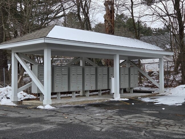 Building Photo - 586 Boston Post Rd E