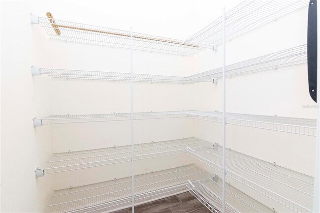 Building Photo - 4417 W Kensington Ave