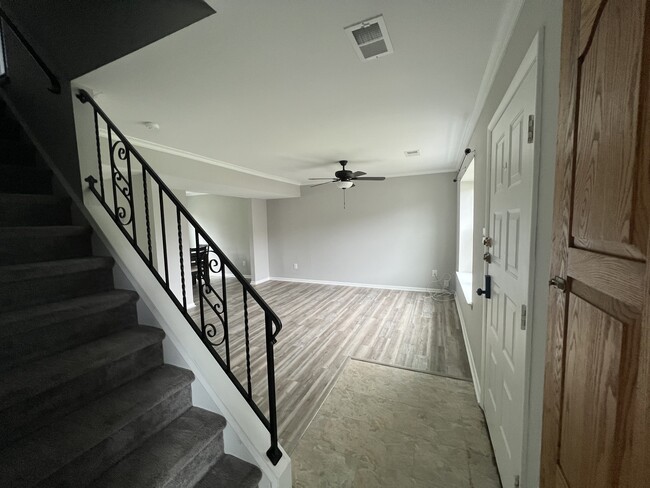 Building Photo - 131 Cypress Dr