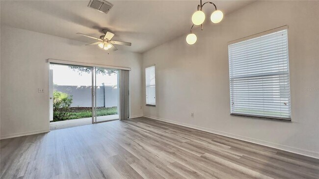 Building Photo - 10946 Savannah Wood Ct