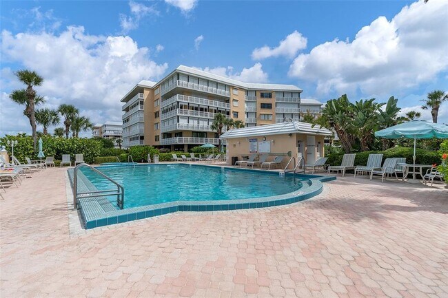 Building Photo - 6500 Sunset Way