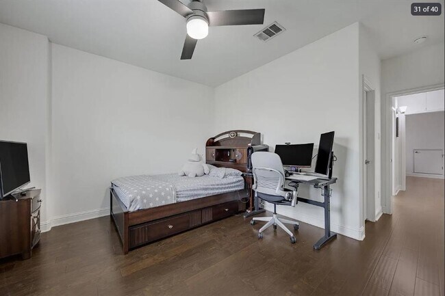 Building Photo - 4208 Bonanza Dr