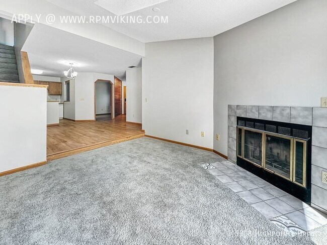 Building Photo - 2br 2.5ba 2cg ~ Security Deposit Free Alte...