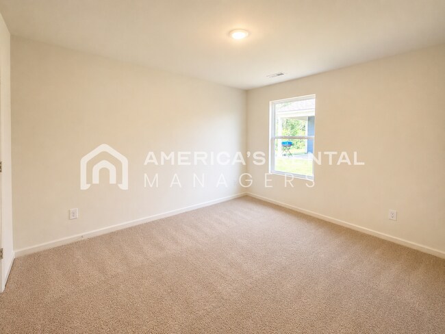 Building Photo - 309 Oakmont Cir