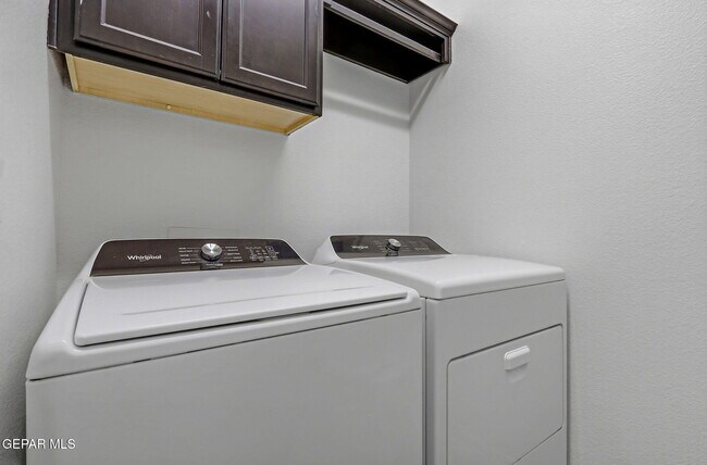 Building Photo - 7564 Wolf Creek Dr