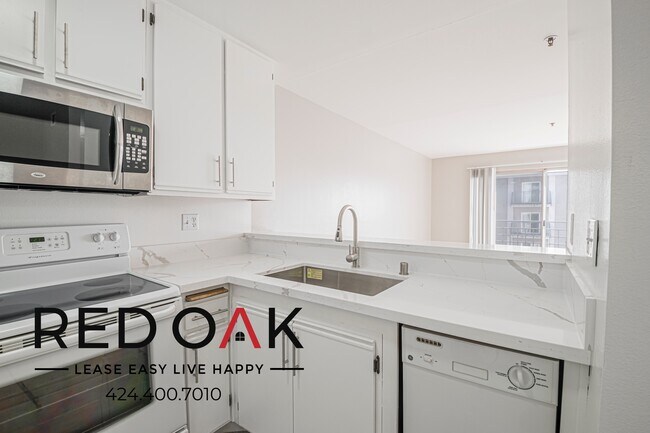 Building Photo - 6700 Franklin Pl