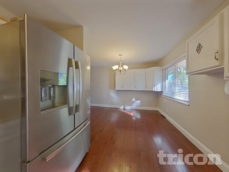 Building Photo - 3134 S Richfield St