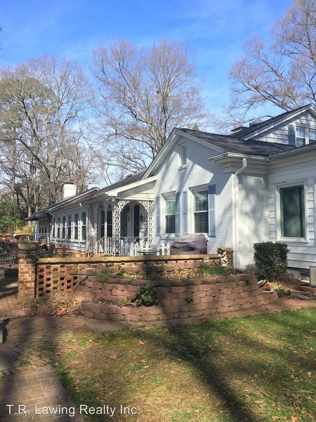 Building Photo - 1205 Fairfield Dr