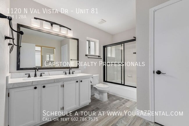 Building Photo - 1120 N Val Vista Dr