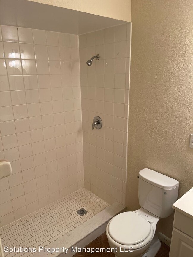 Building Photo - 3 br, 2 bath House - 3728 S SHERWOOD CIR