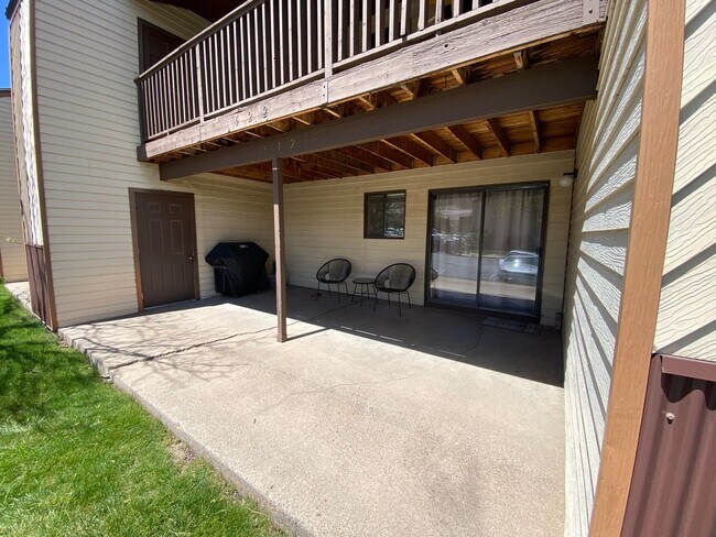Building Photo - 1210 Avenida Del Sol