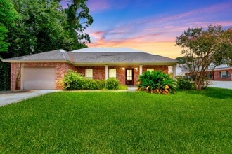 Building Photo - 3 BDRM HOUSE OFF ALBERTSON PKWY
