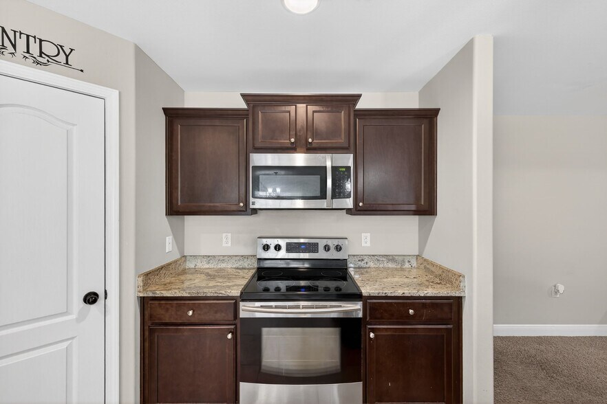 Building Photo - 118 Trailwood Ln