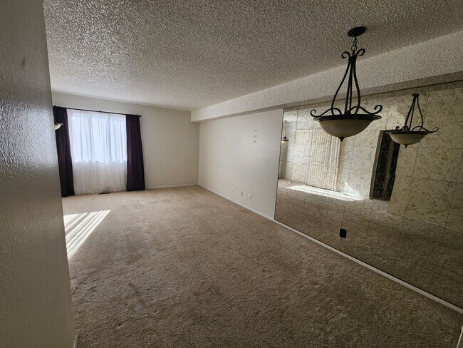 Building Photo - ALL PROSPECTIVE TENANTS MUST SUBMIT A $58 NON-REFUNDABLE APPLICATION FEE PER APPLICANT ONLINE AND...