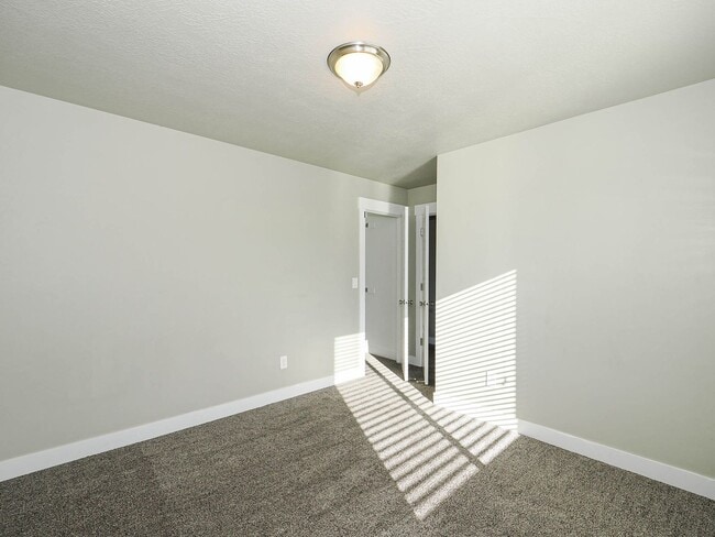 Building Photo - 4-bedroom, 2.5 bathroom Home