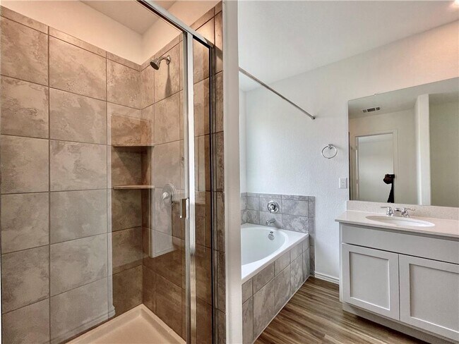 Building Photo - 126 Canley Lp