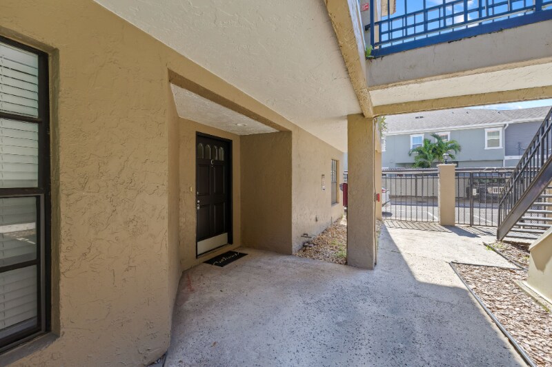 Building Photo - 210 S Habana Ave