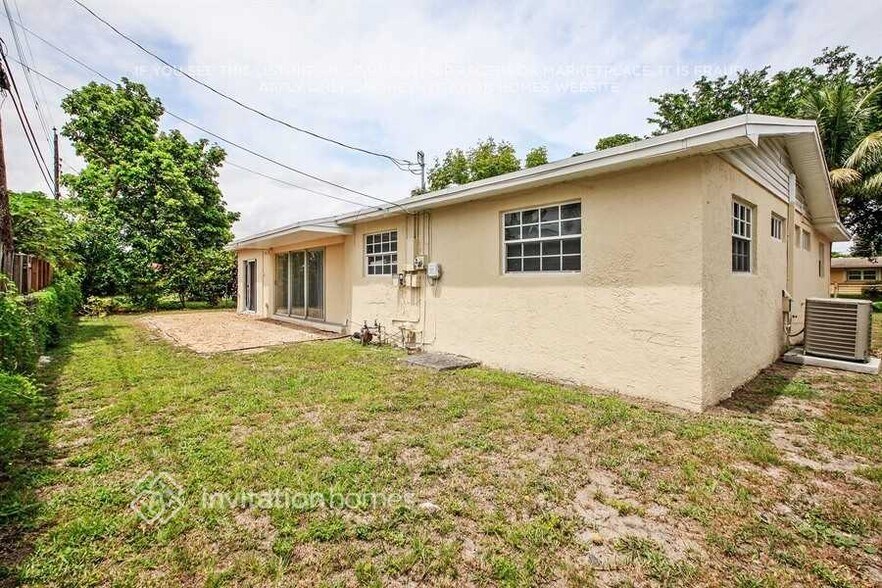 Building Photo - 200 SW 65th Way