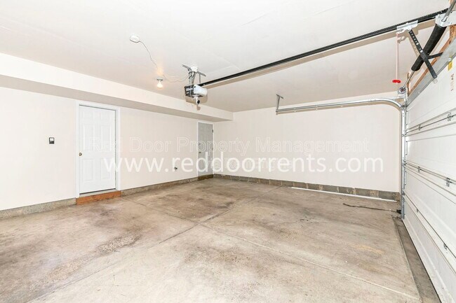 Building Photo - 13340 W Golden Gate Dr