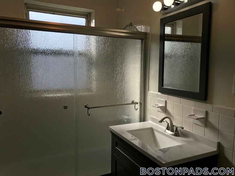 Building Photo - 163 Summer St