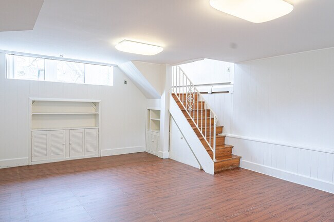 Building Photo - 41 Potter St