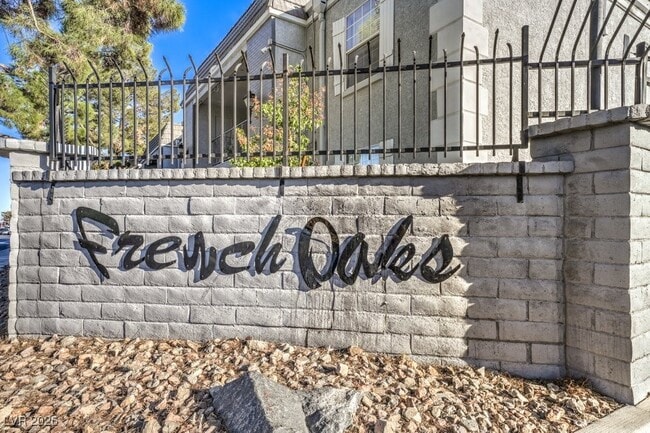 Building Photo - 3823 S Maryland Pkwy