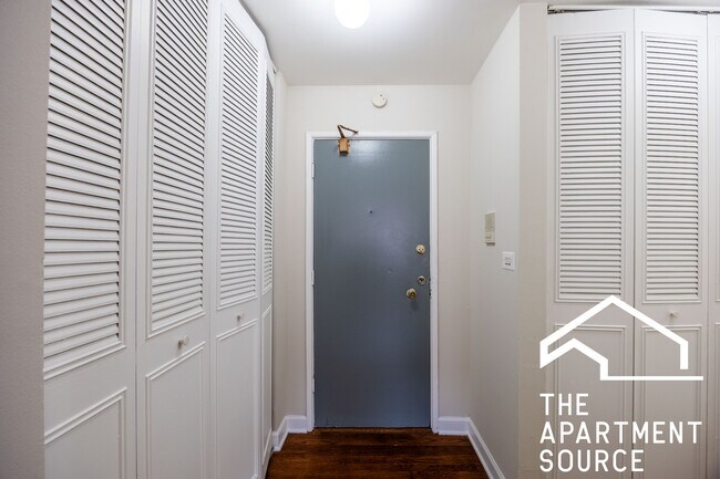 Building Photo - 6011 N Winthrop Ave