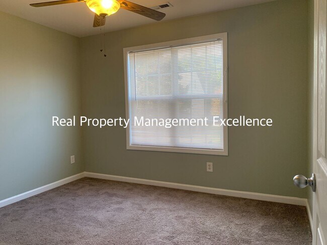 Building Photo - Lovely 2 Story Home In Raleigh, Available December 15th!