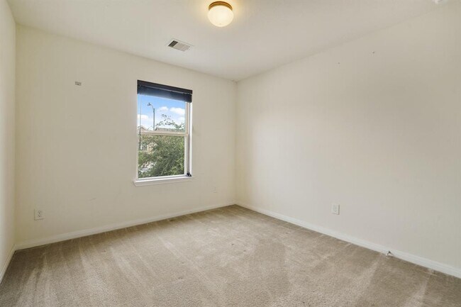 Building Photo - 7239 Mountain Prairie Dr