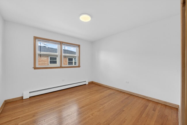 Building Photo - 8312 W Summerdale Ave