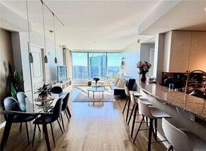 Building Photo - 3338 Peachtree Rd NE