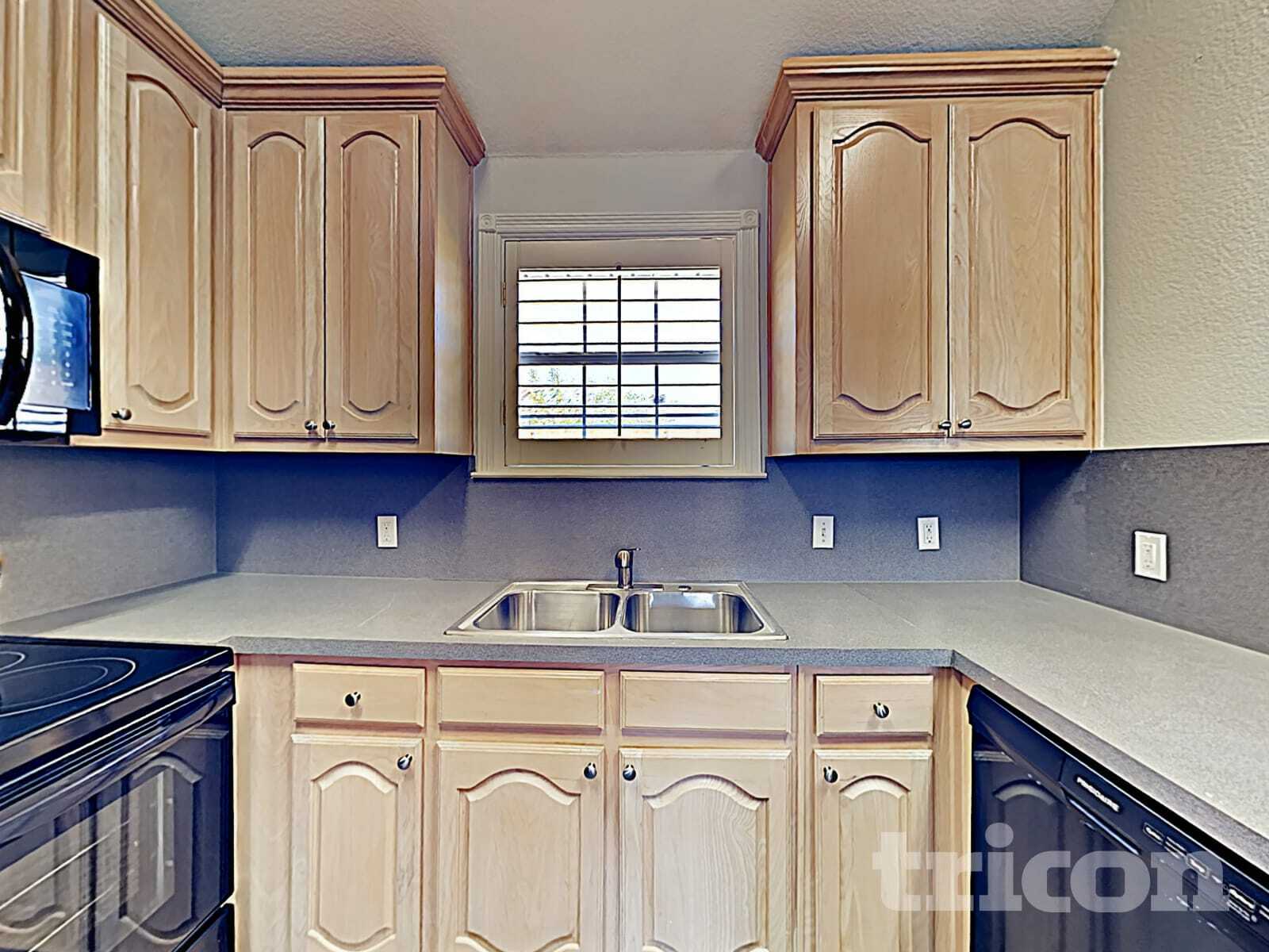 Building Photo - 1202 Mission St