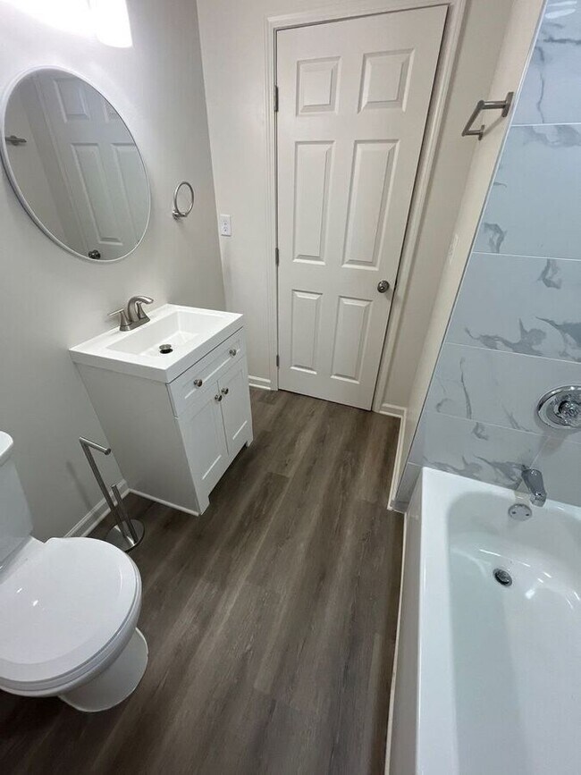 Building Photo - 749 Columbia St