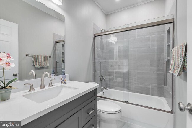 Building Photo - 21800 Flanders Ct