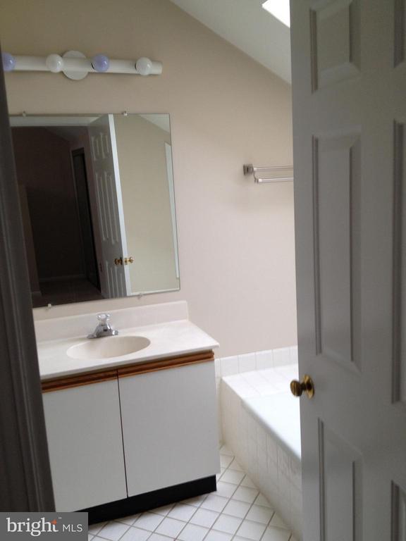 Building Photo - 6559 River Tweed Ln