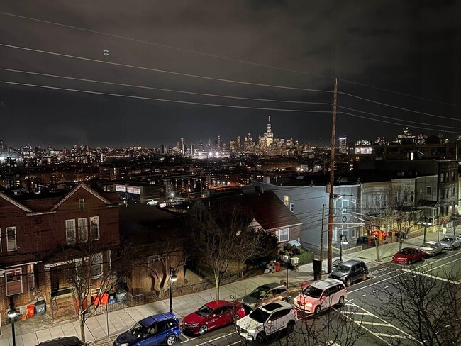 Building Photo - 802 Palisade Ave