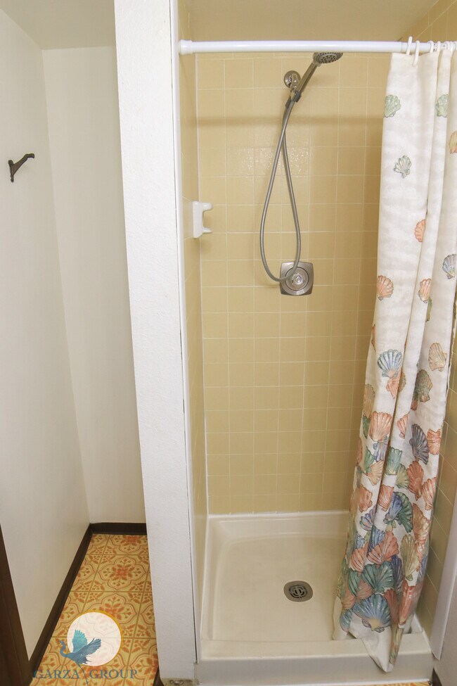 Building Photo - 16 Glacier Ave