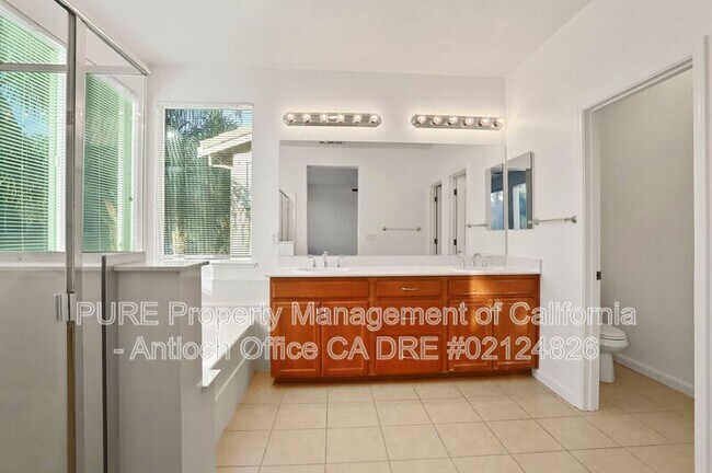 Building Photo - 2446 Mojave Dr
