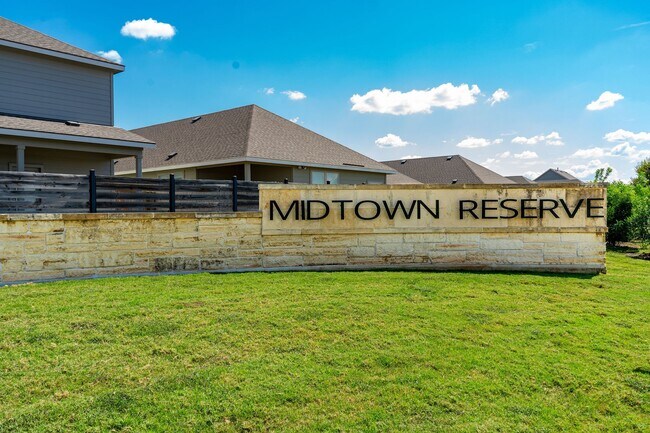 Building Photo - 840 Mineral Wells Ln