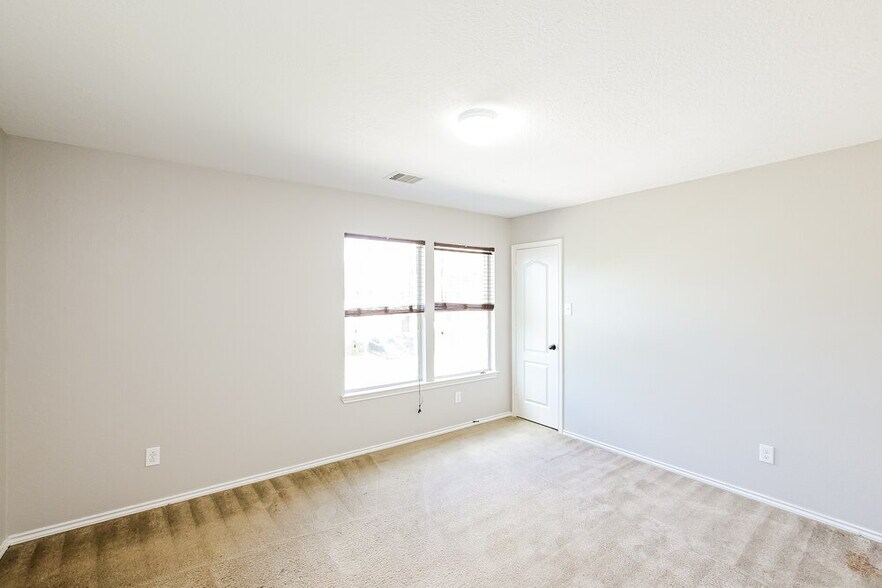 Building Photo - 7615 Shavano Ln