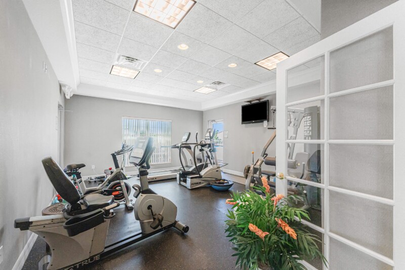 Building Photo - 2001 Bal Harbor Blvd