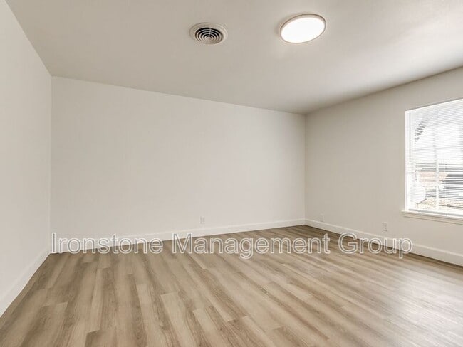 Building Photo - 4517 E 31st St
