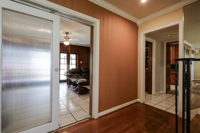 Building Photo - 4615 University Oaks Blvd