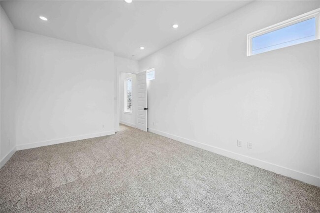 Building Photo - 8103 Calhoun Rd