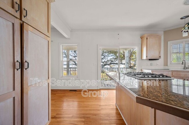 Building Photo - 1019 W Oceanview Rd