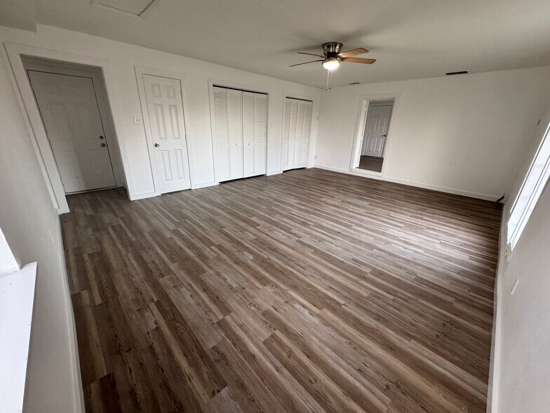 Building Photo - 108 E Kirby
