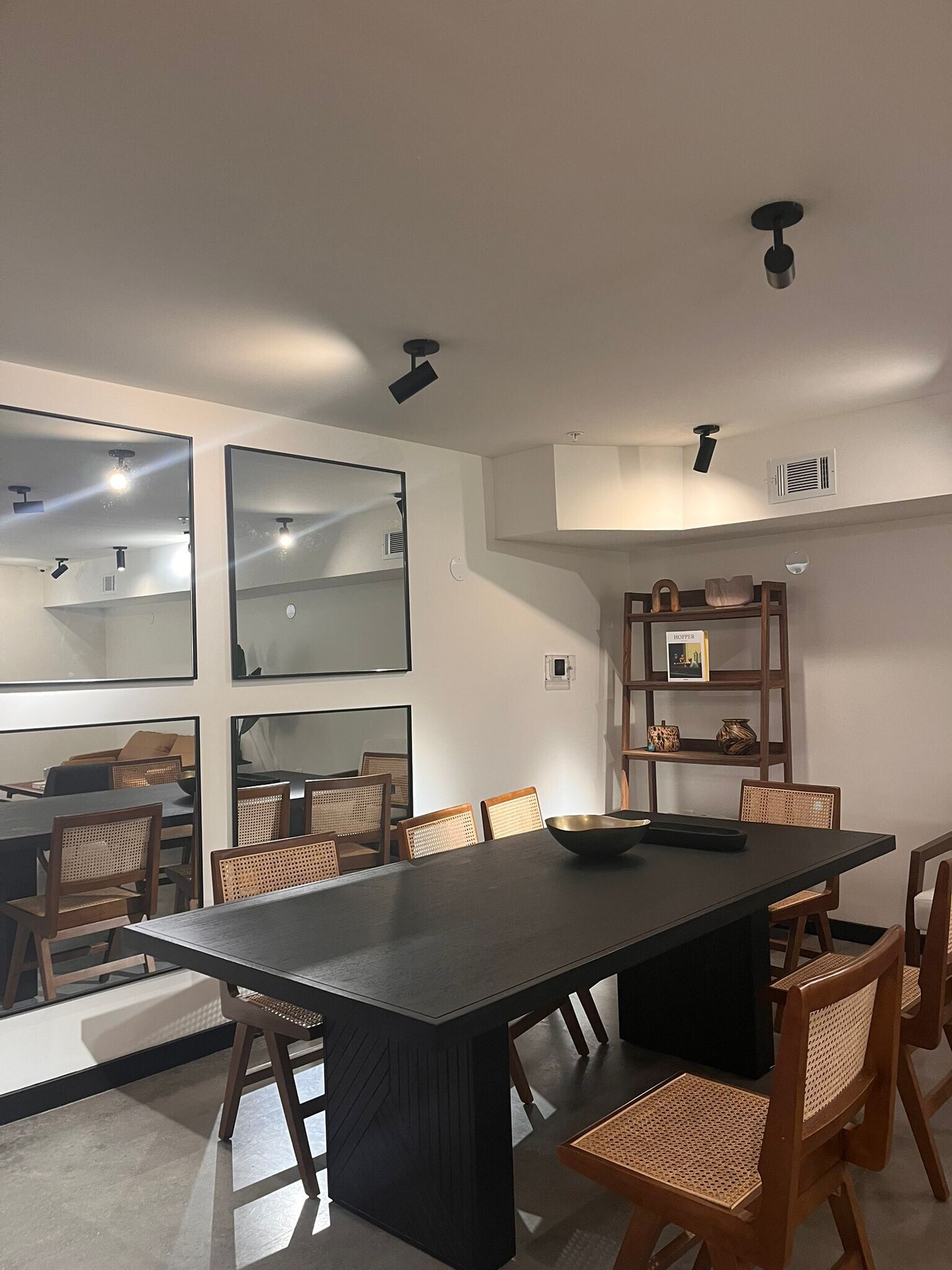 Building Photo - 328 Pacific Ave