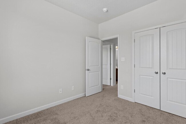 Building Photo - Townhome for Rent with Covered Patio!