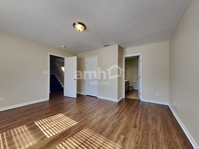 Building Photo - 10399 Peacock Ln