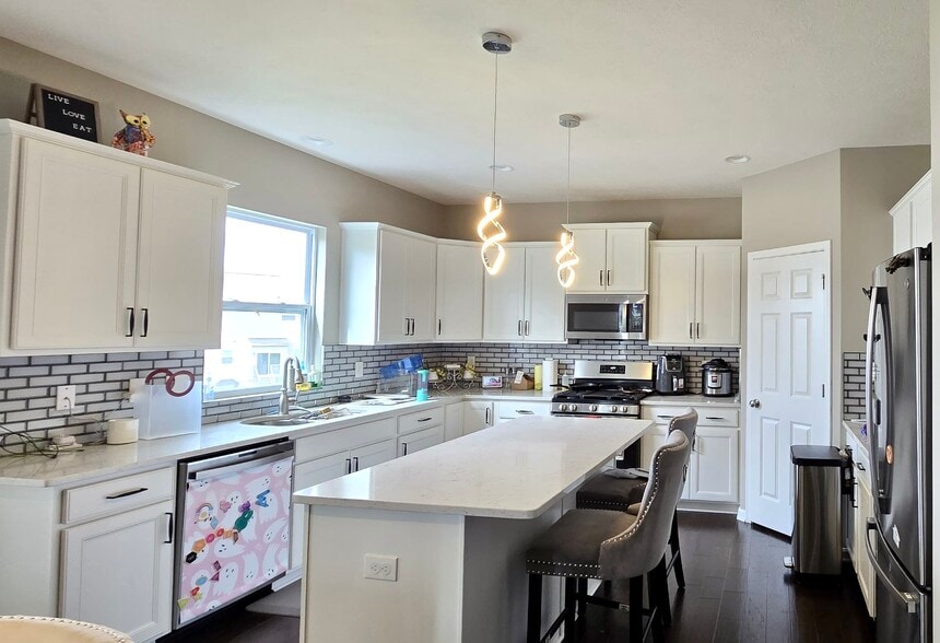 Kitchen - 6855 Charlestown Ln
